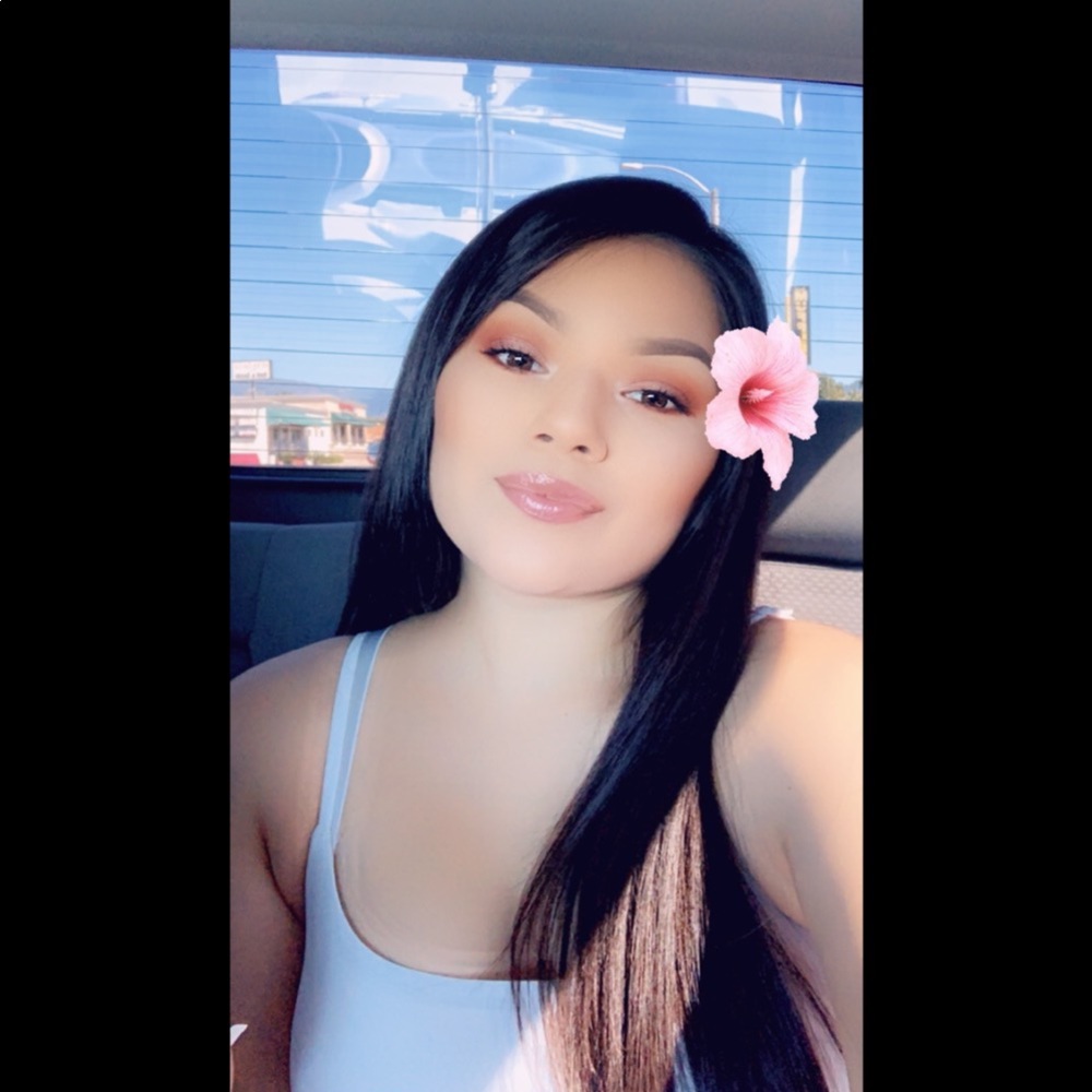 Meet your Posher, Loly